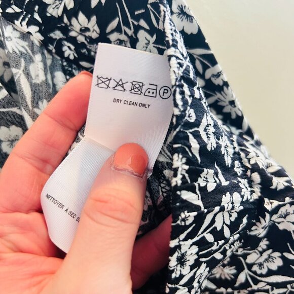 Maeve by Anthropologie Scarf Printed Shorts Size Medium Black Floral Flowy - Picture 10 of 11